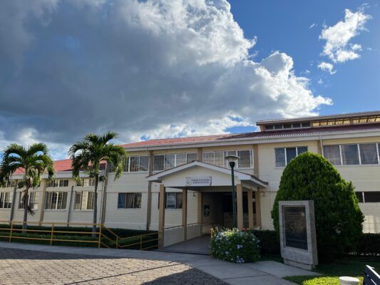 Comunidad educativa del Instituto Virginia Sapp acreditada por ACSI